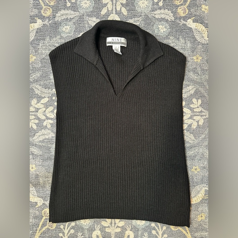 Nine & Co. Black Collared V-Neck Women’s Sleeveless Ribbed Sweater